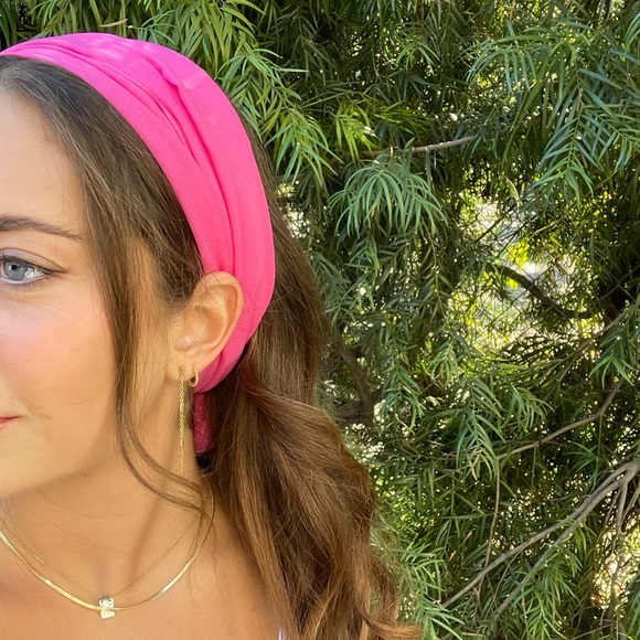 Beautiful pink bandana/ scarf - Picture 2 of 4